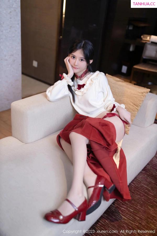   [XiuRen]高清写真图 2023.12.29 No.7890 幼幼 清纯美腿第13张图片